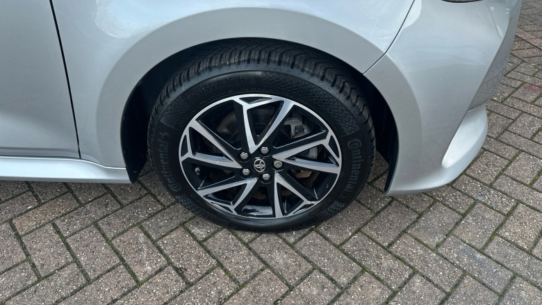 Toyota Yaris 1.5 Hybrid Design 5dr CVT Hybrid Hatchback